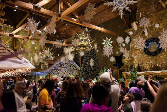Guests enjoy Snowland inside the lobby of Great Wolf Lodge in Concord, NC. (Photo credit Explore Cabarrus)